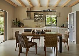 F ZEEN KEFALONIA - Adults Only