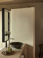 F ZEEN KEFALONIA - Adults Only
