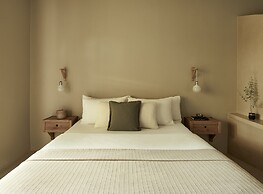 F ZEEN KEFALONIA - Adults Only