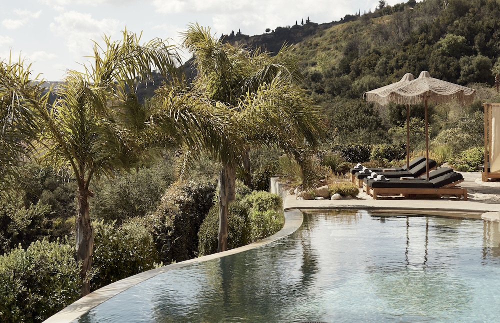 F ZEEN KEFALONIA - Adults Only