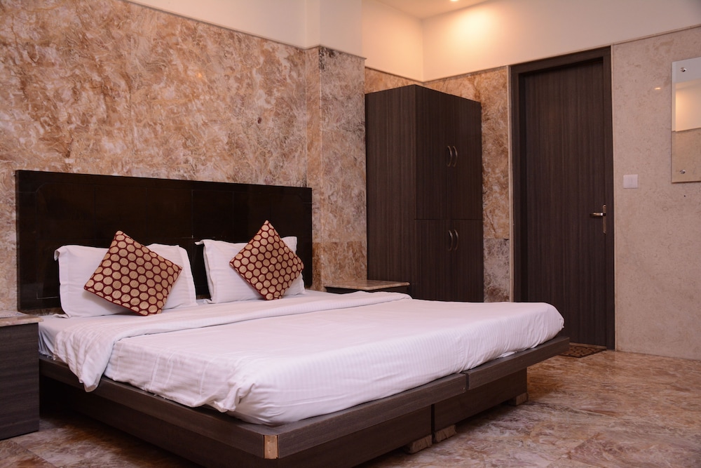 Hotel Maan K