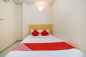 OYO 301 River Inn Hotel