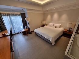 Pine Grove Hotel