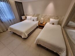 Pine Grove Hotel