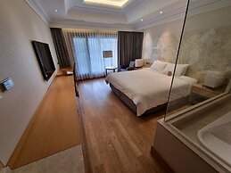 Pine Grove Hotel