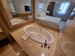 Pine Grove Hotel