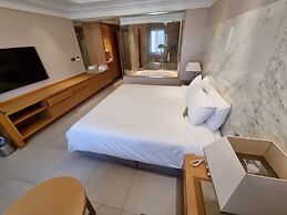 Pine Grove Hotel