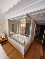 Pine Grove Hotel