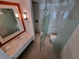 Pine Grove Hotel