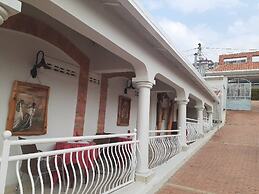 Cari Hotel