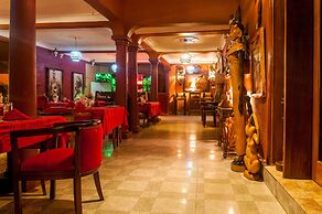 Cari Hotel