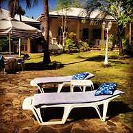 Lapu Lapu Cottages and Restaurant