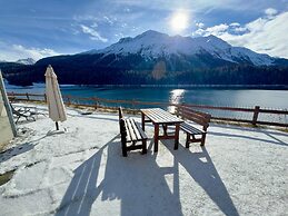 Hotel Waldhaus am See