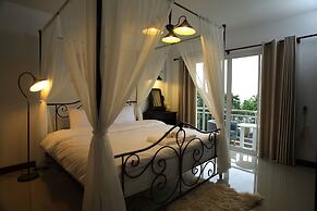 Mooz Hua Hin