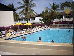 Bungalow Beach Hotel