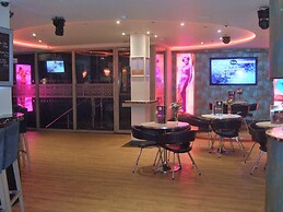 Legends Hotel Brighton