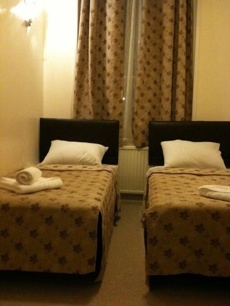 Crystal Lodge Hotel