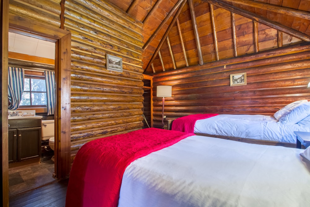 Kootenay Park Lodge