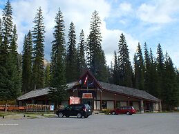 Kootenay Park Lodge