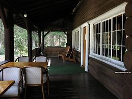 Kootenay Park Lodge