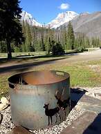 Kootenay Park Lodge