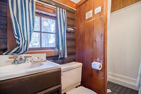 Kootenay Park Lodge