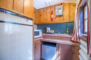 Kootenay Park Lodge