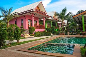 Pinky Bungalows Resort