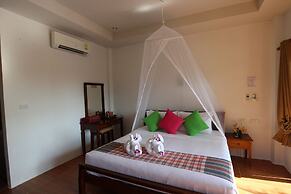 Pinky Bungalows Resort