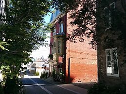 Au Petit Hôtel