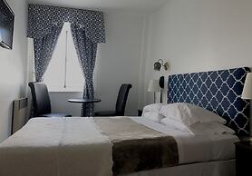 Au Petit Hôtel