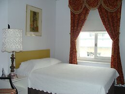 Au Petit Hôtel