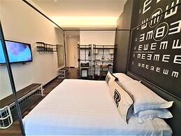 M Boutique Station 18
