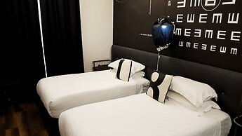 M Boutique Station 18