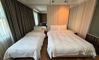 Premiers Hotel