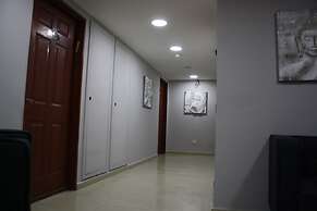 Rich Royal Suites