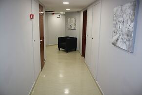 Rich Royal Suites