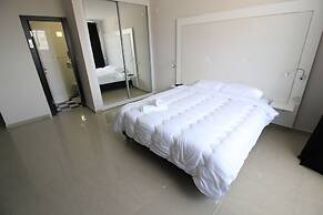 Rich Royal Suites