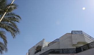 Rich Royal Suites