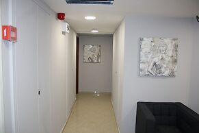 Rich Royal Suites
