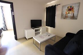 Rich Royal Suites