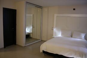 Rich Royal Suites