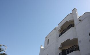Rich Royal Suites