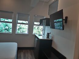Parade Hotel
