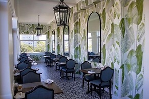 Parade Hotel