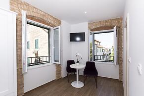 Peruzovic Rooms 2