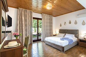 Four Seasons Villas