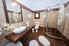 Four Seasons Villas