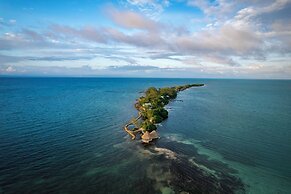 Thatch Caye, a Muy'Ono Resort