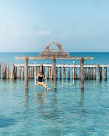 Thatch Caye, a Muy'Ono Resort